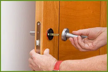 Neighborhood Locksmith Services Ruskin, FL 813-261-4775 - 14-install-new-Lock